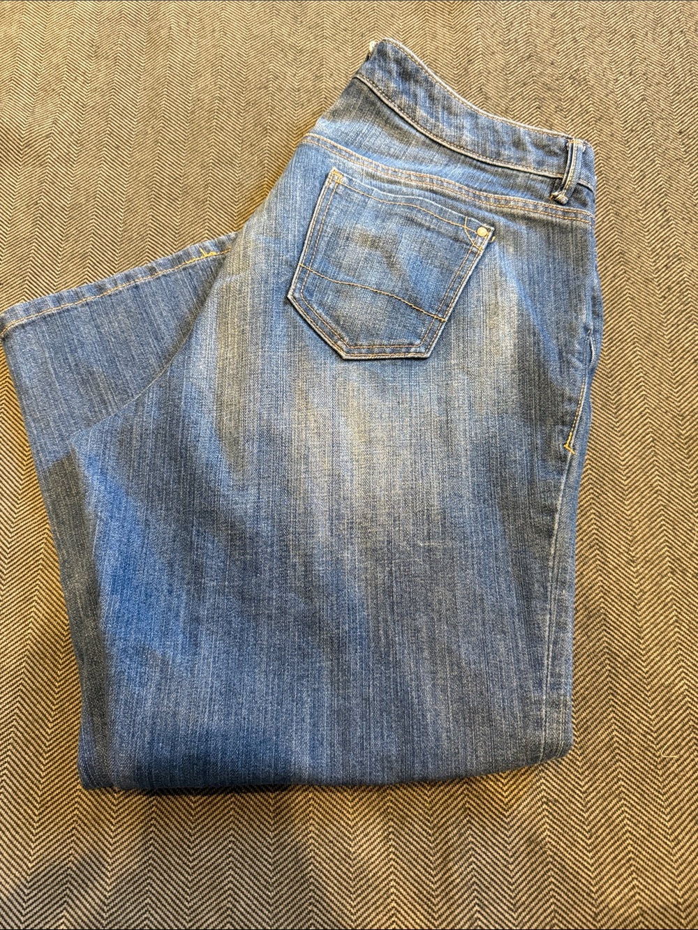 Women’s Classic Blue Denim Capris